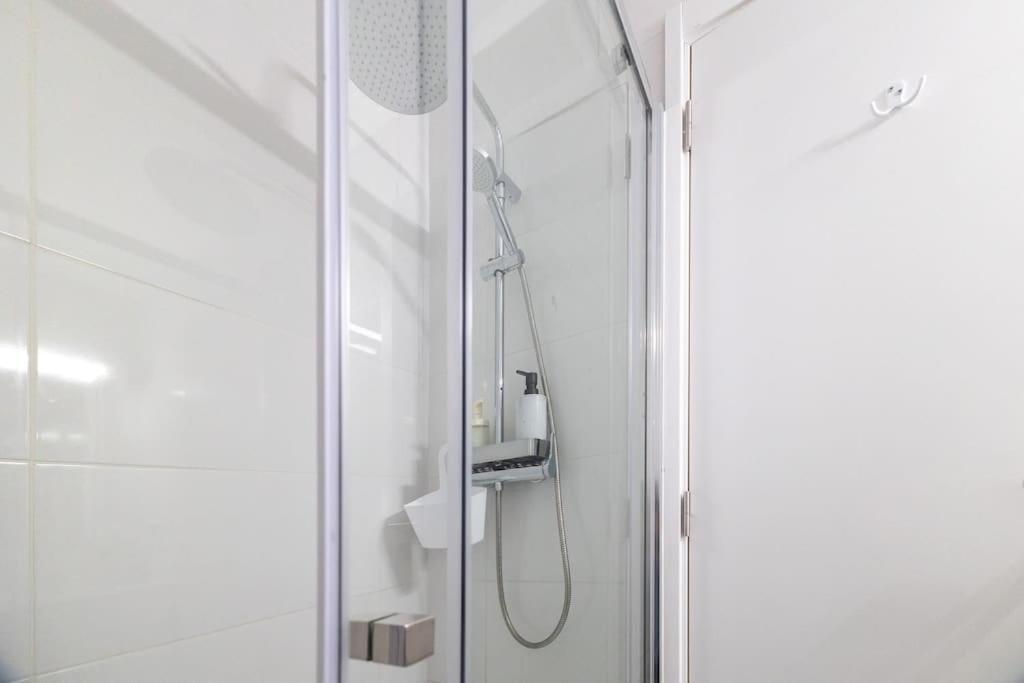 Modern 3 Bedroom Flat In ลิสบอน ภายนอก รูปภาพ