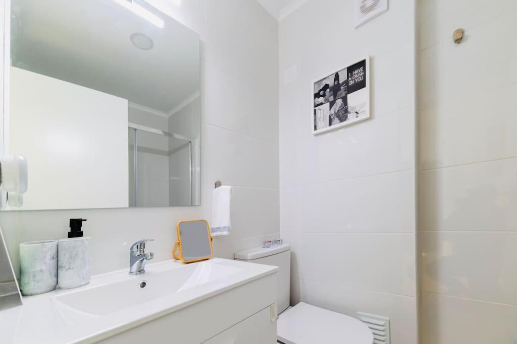 Modern 3 Bedroom Flat In ลิสบอน ภายนอก รูปภาพ